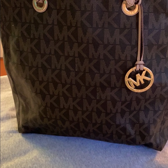 MK TOTE BAG - Picture 2 of 7